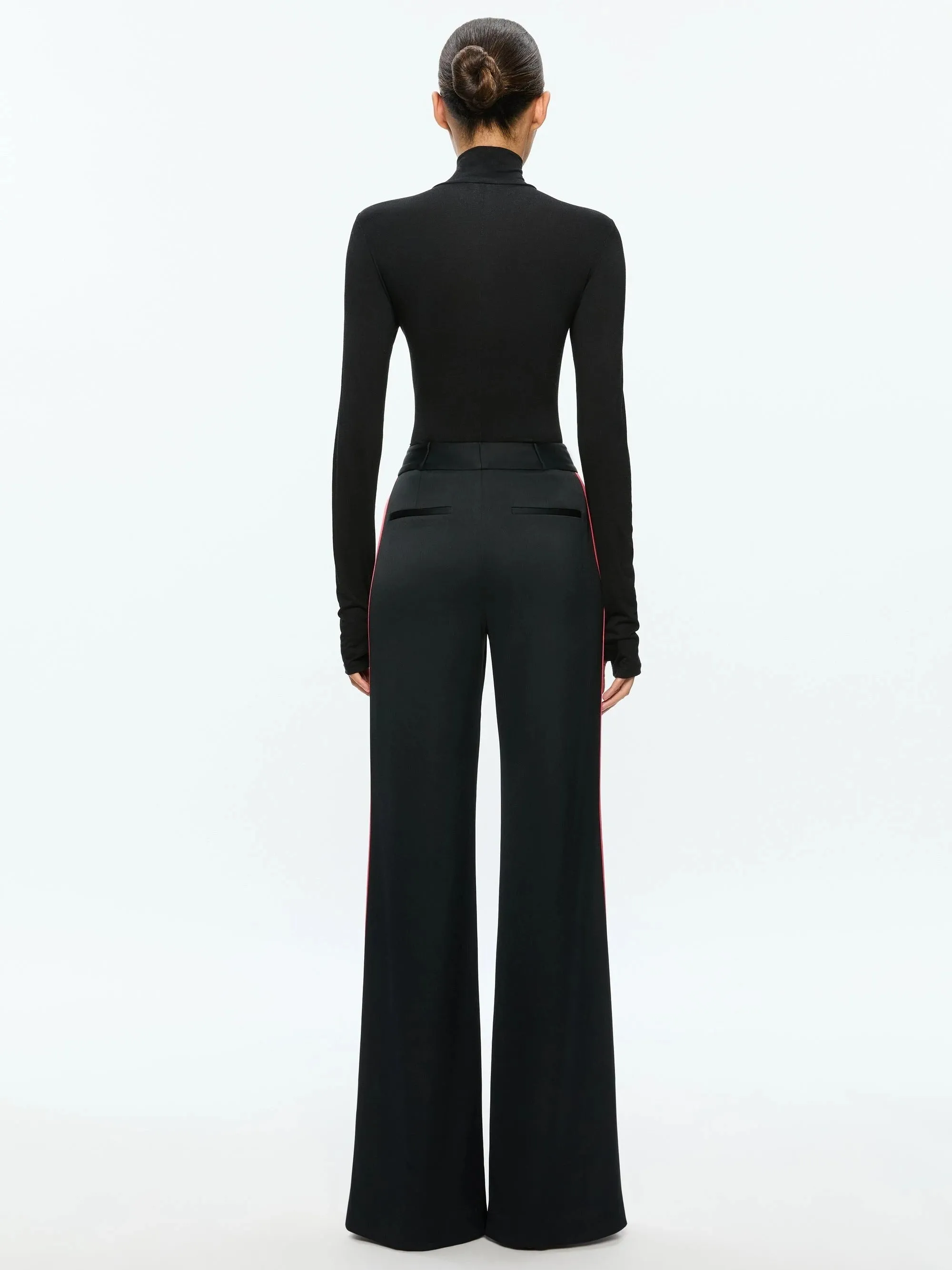 Alice   Olivia x Tom Wesselmann Delaina Long Sleeve Turtleneck Top in Still Life