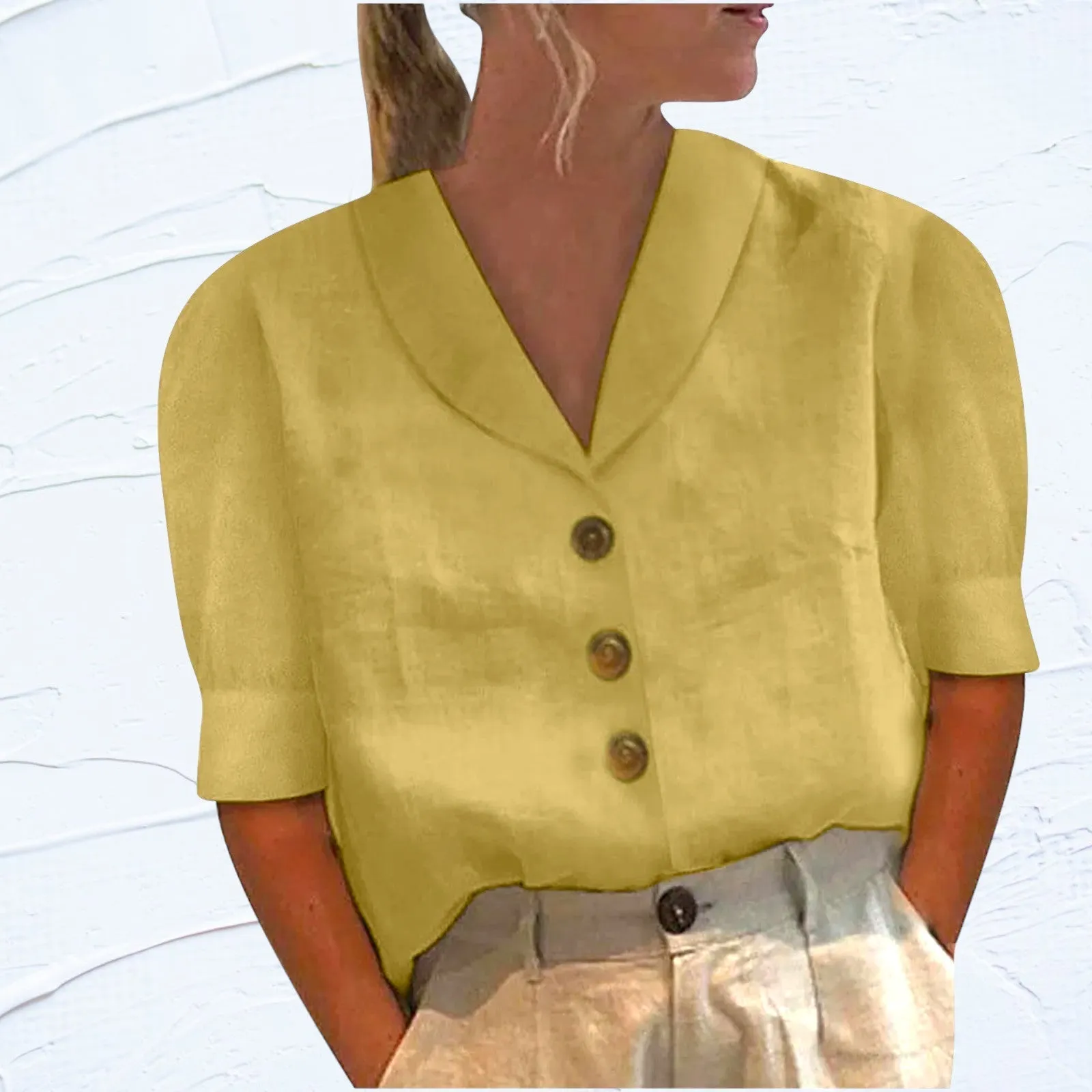 Bertha - Top with Collar and Buttons