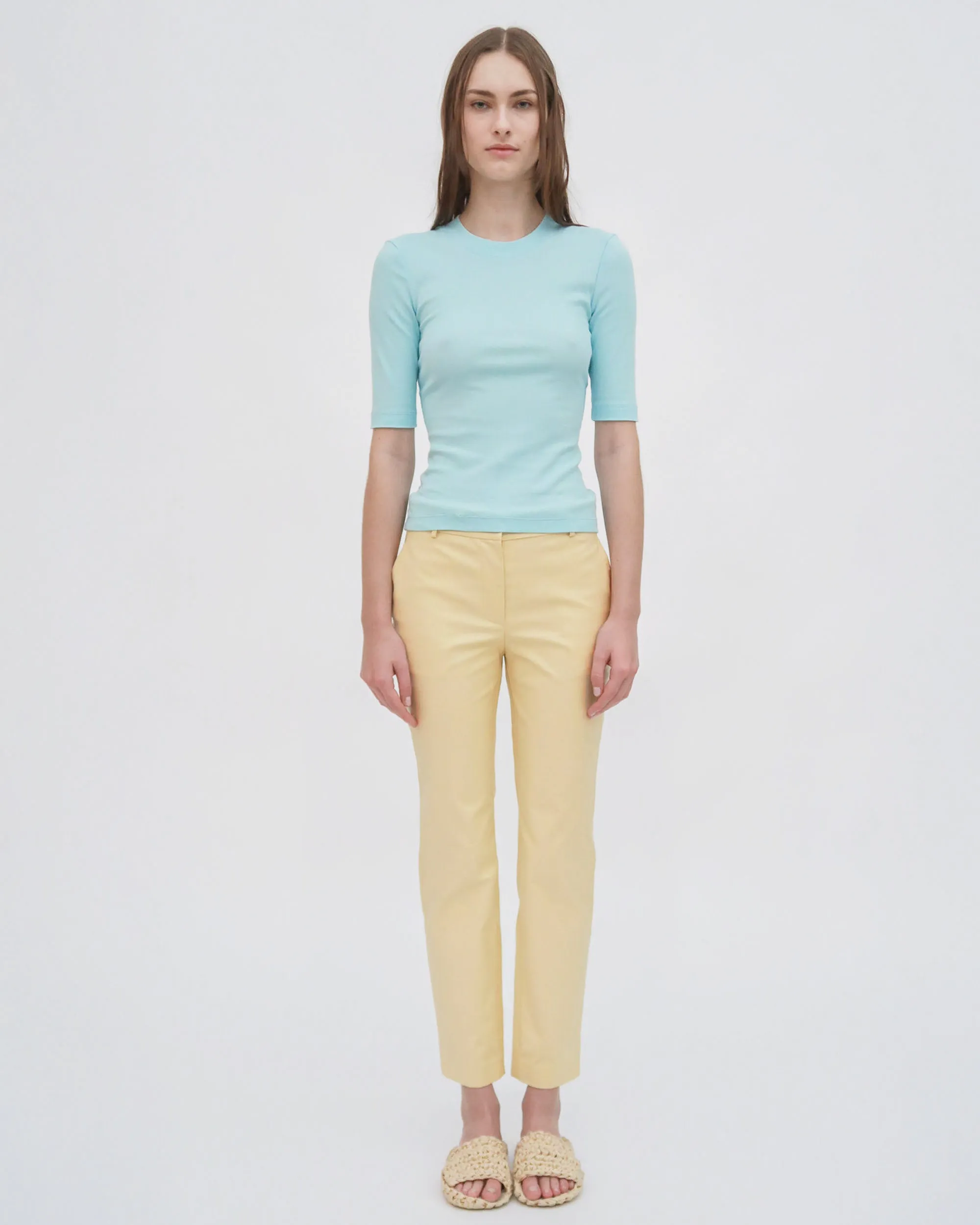 CROPPED SLEEVE T-SHIRT