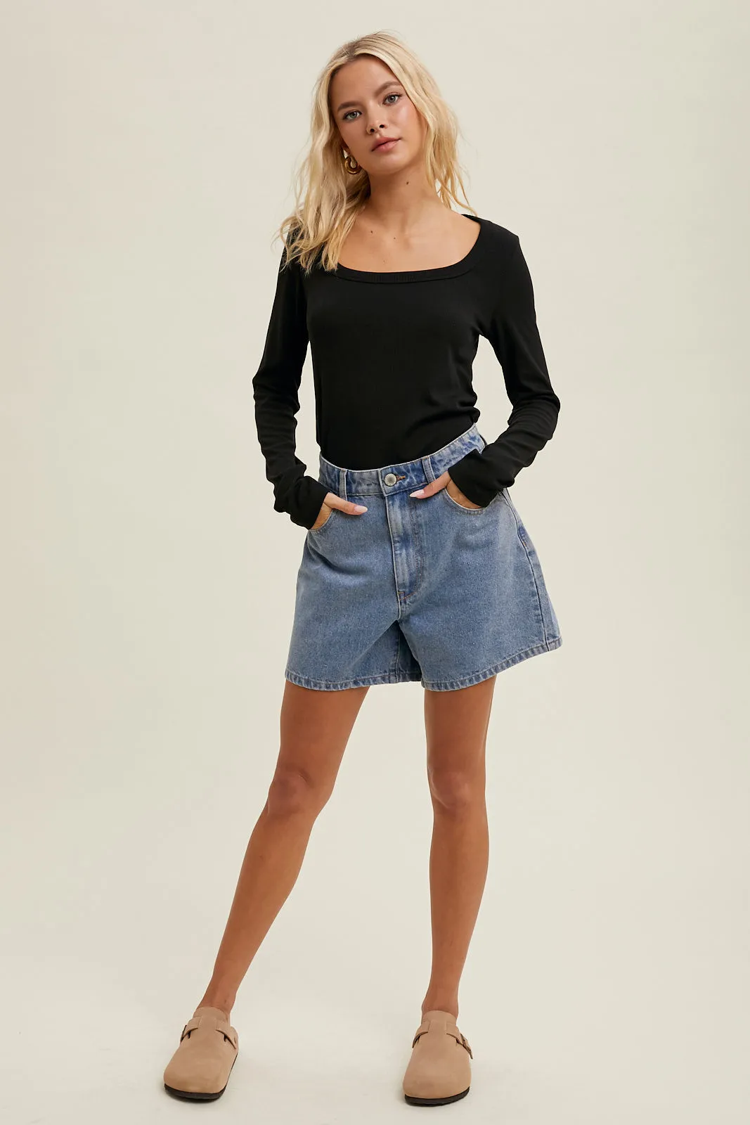 Fitted Scoop Neck Top - Black