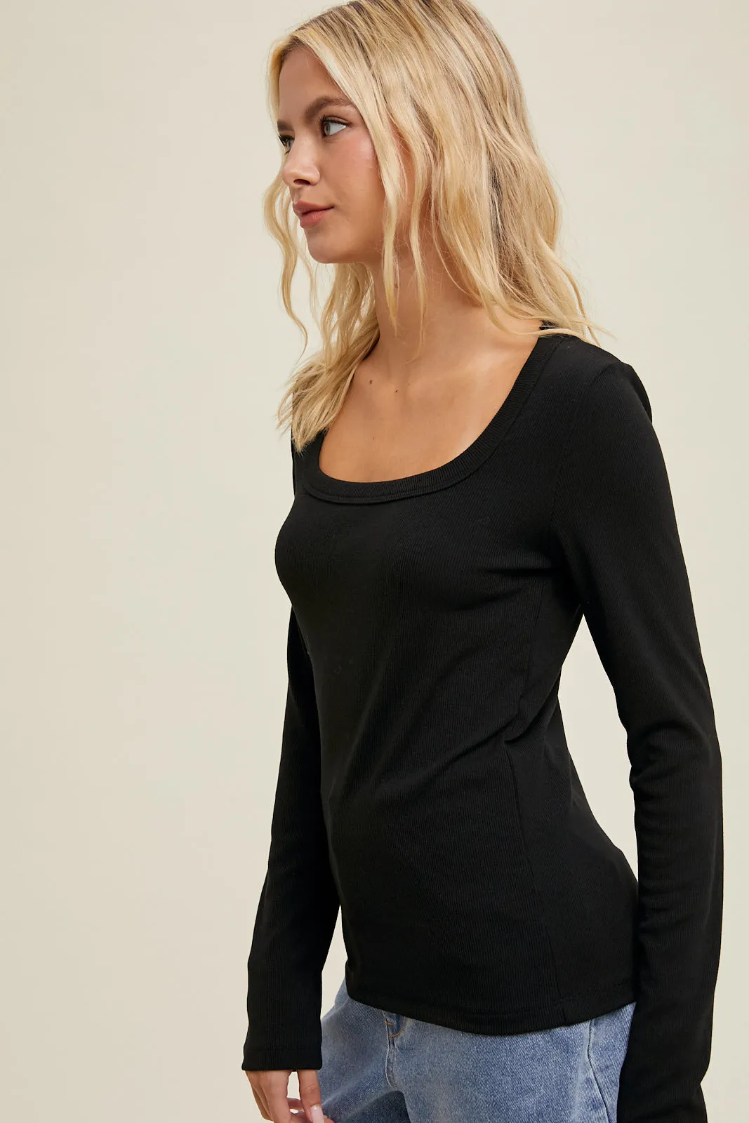 Fitted Scoop Neck Top - Black