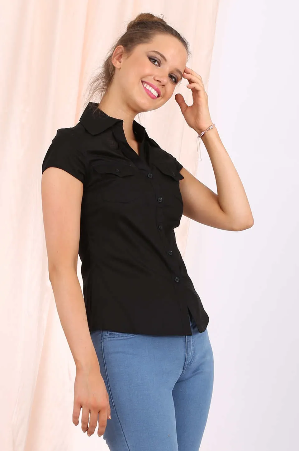 Gemma fitted shirt in black