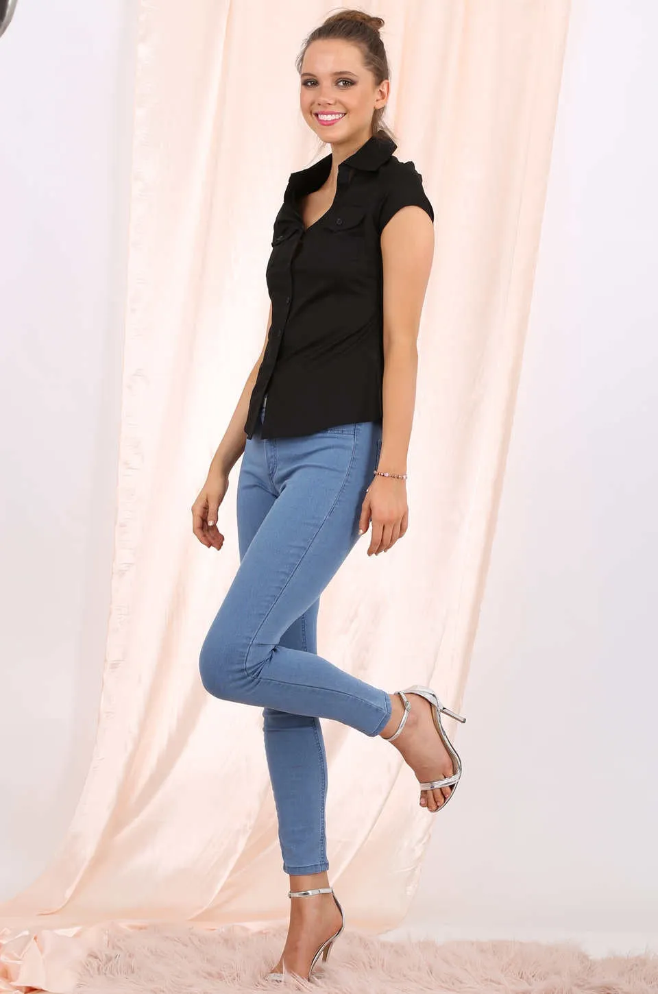 Gemma fitted shirt in black