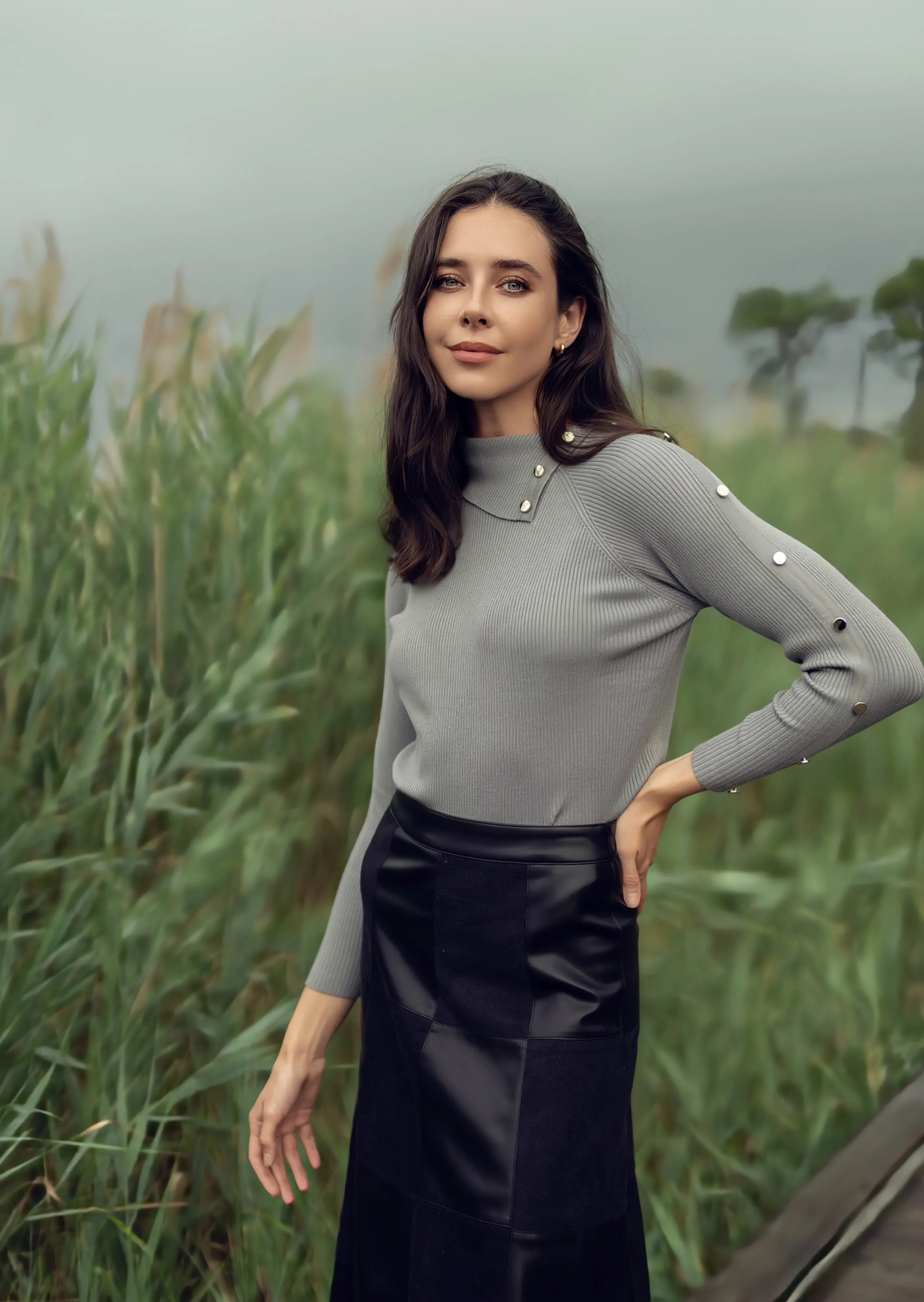 GOLD BUTTON TURTLENECK