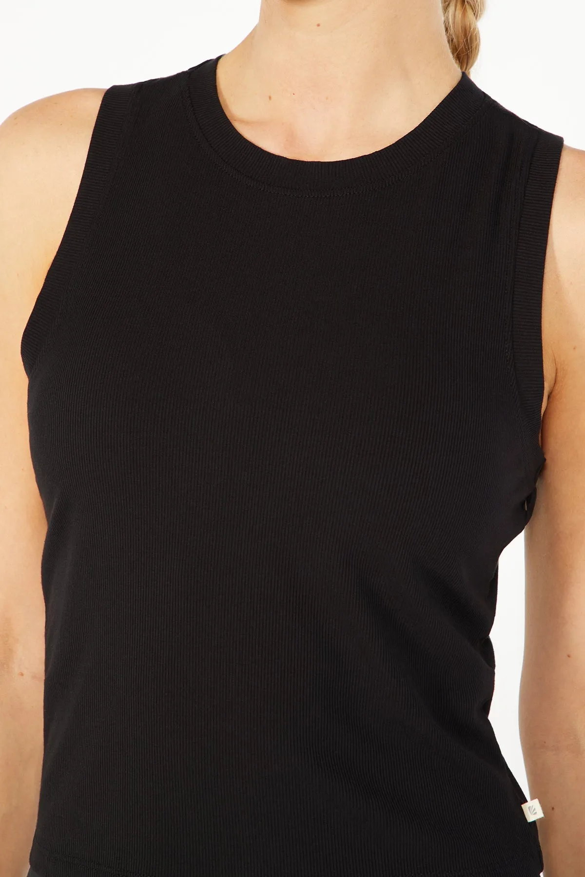 Juni Tank