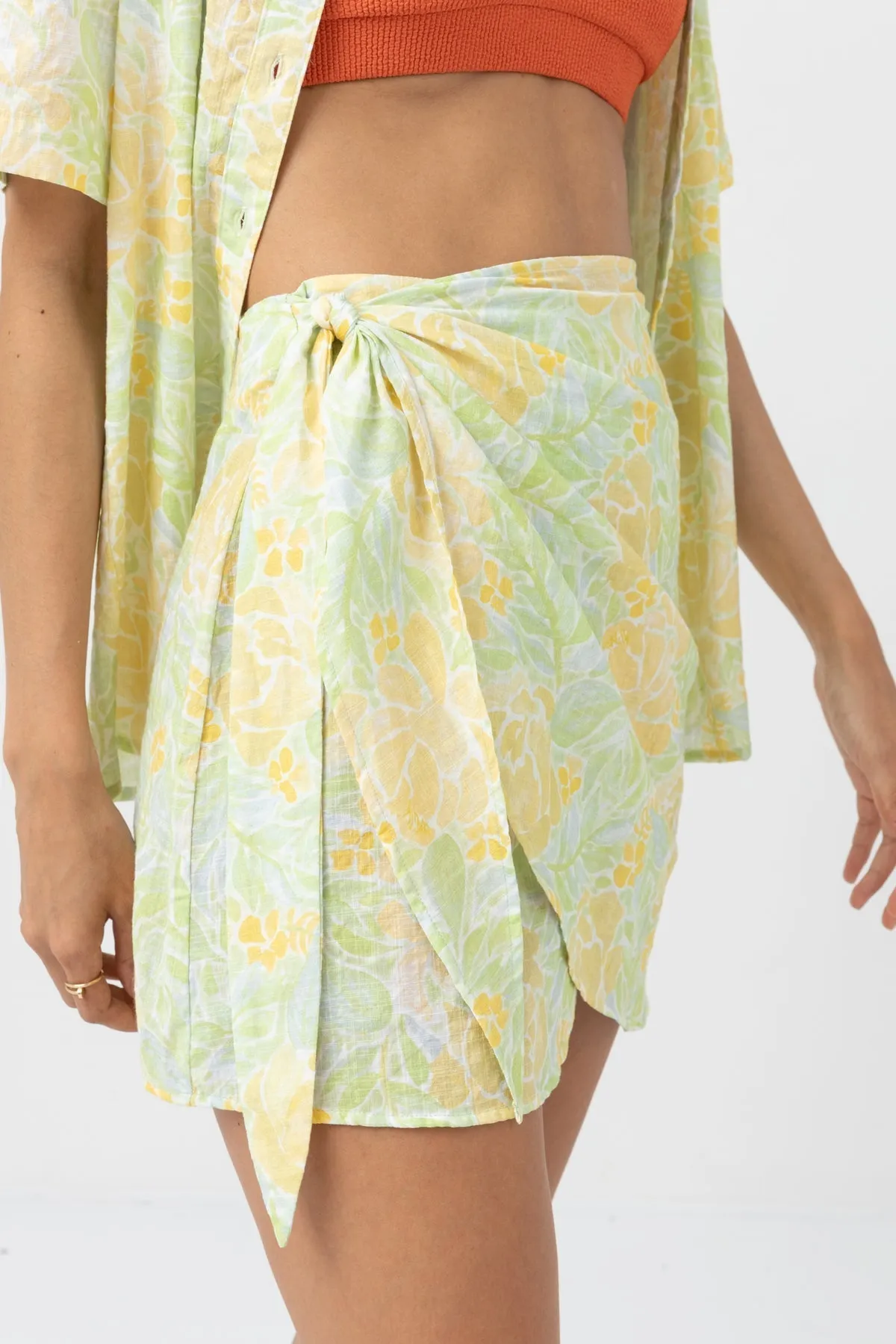 MAGNOLIA FLORAL TIE MINI SKIRT