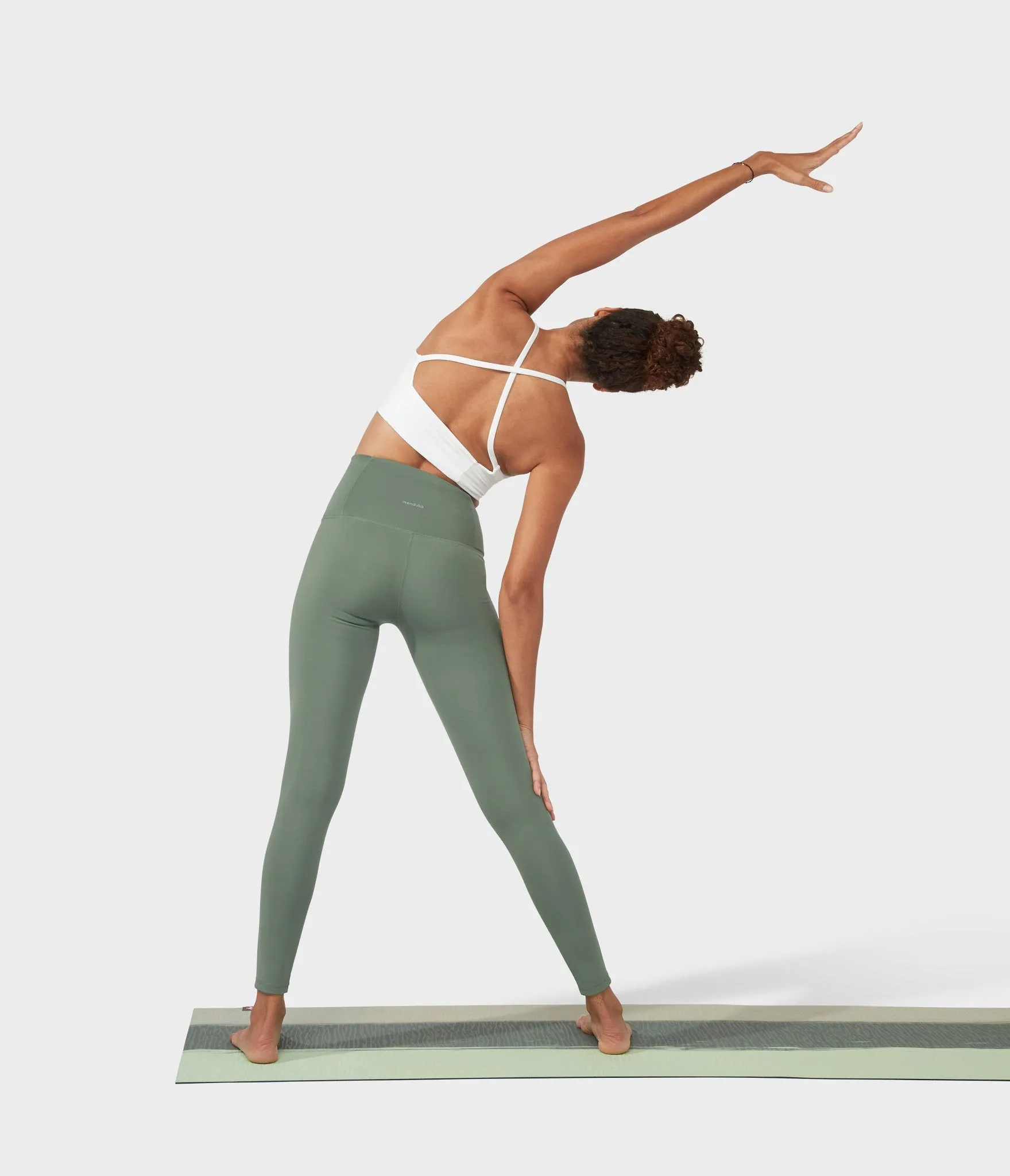 Manduka Apparel - Women's Performance Legging - High Rise W/Media Pocket - Laurel Wreath