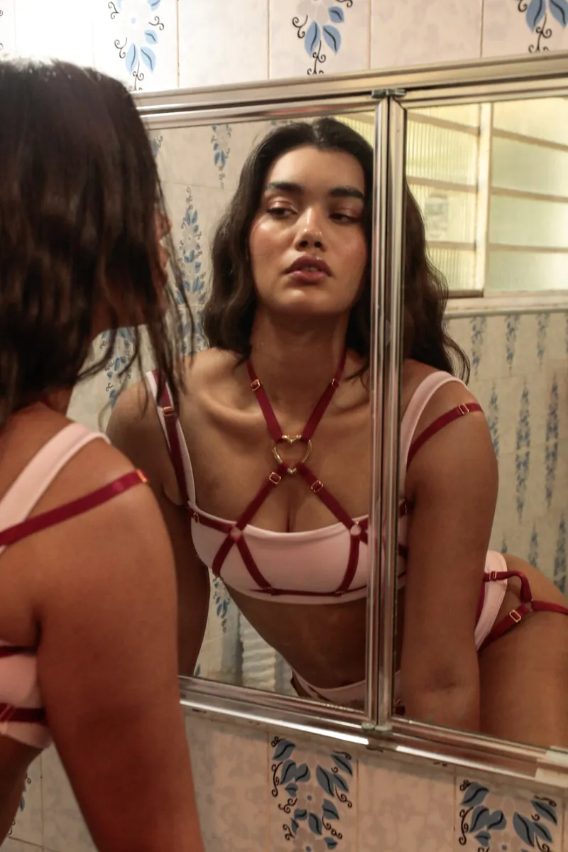 Rolling Sweetheart Top Harness - Red