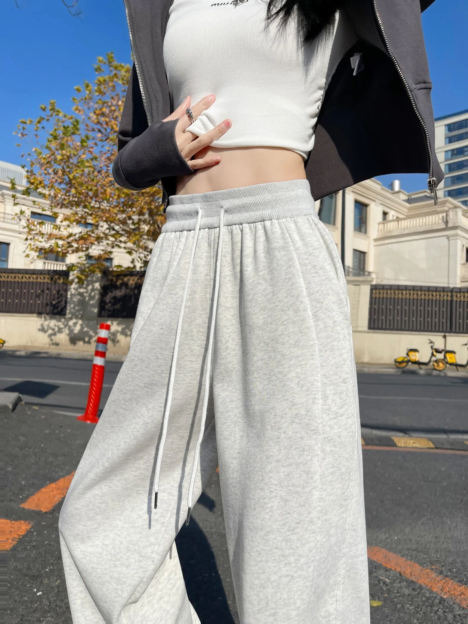 Stylish High-Waisted Elastic Waisted Sweatpants with Drawstring Waist