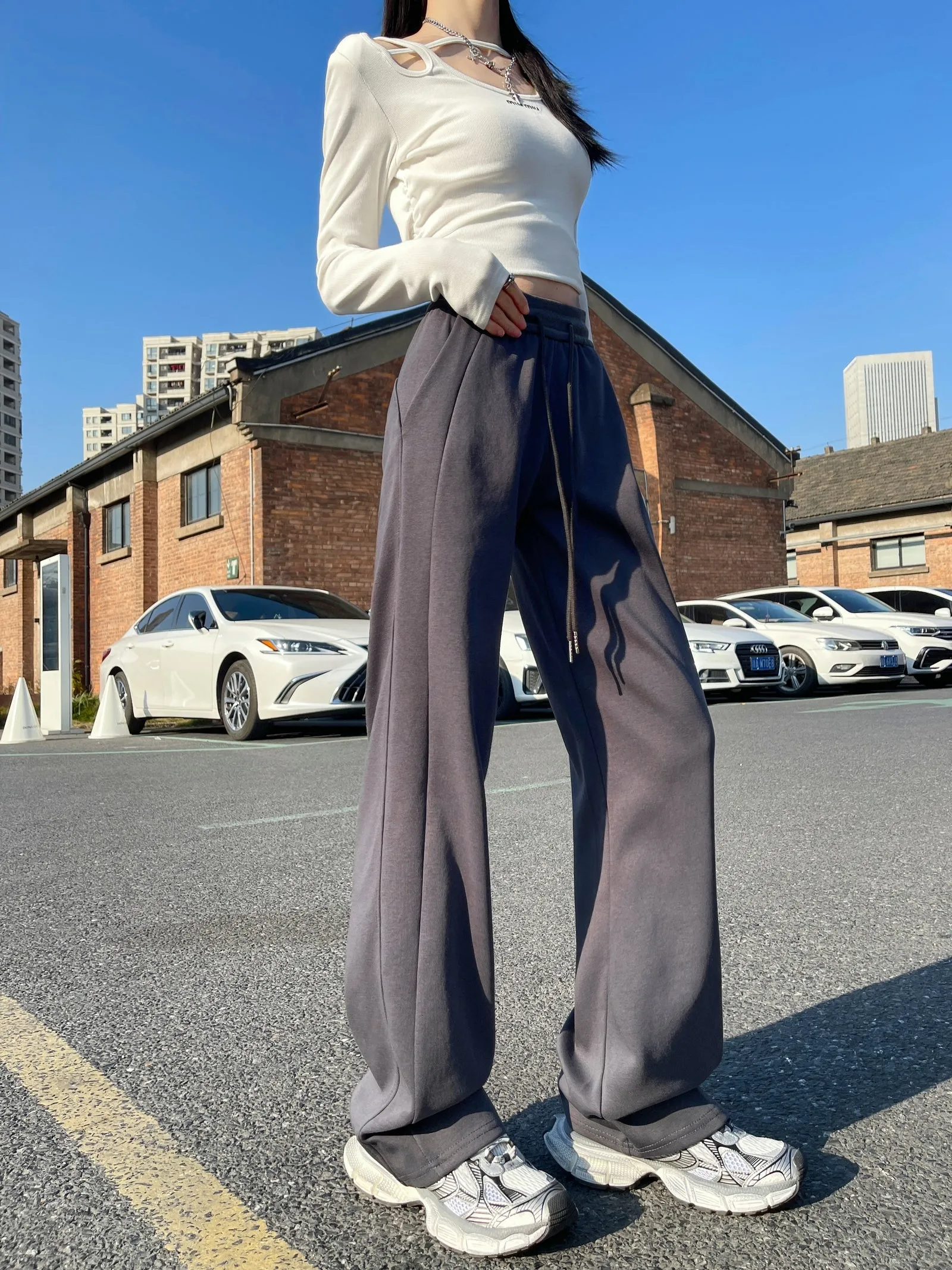 Stylish High-Waisted Elastic Waisted Sweatpants with Drawstring Waist