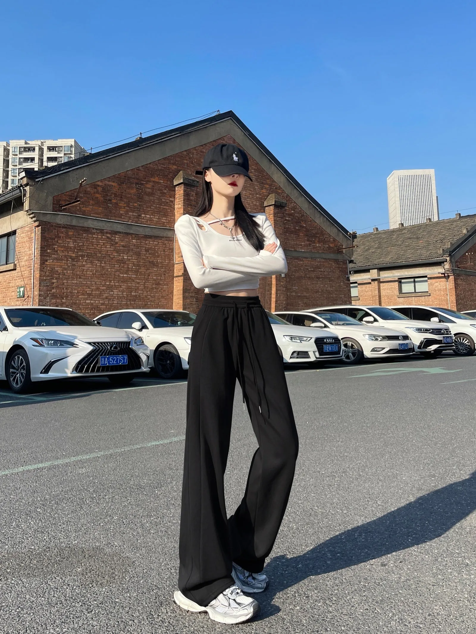 Stylish High-Waisted Elastic Waisted Sweatpants with Drawstring Waist