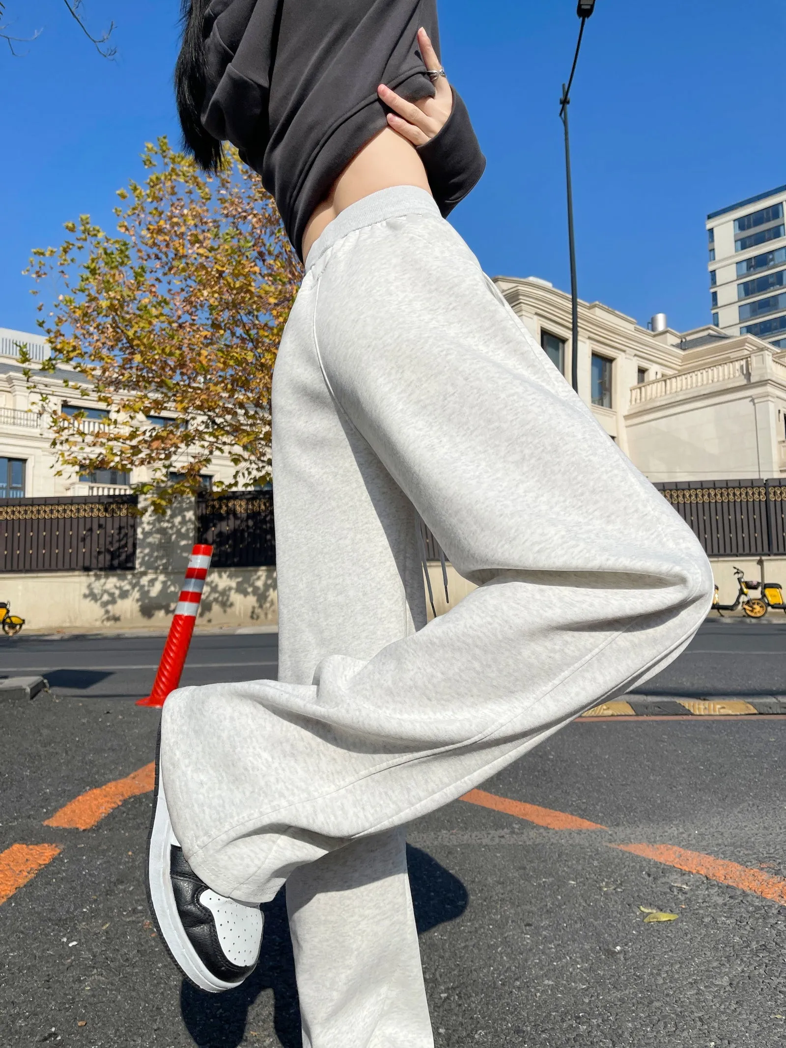 Stylish High-Waisted Elastic Waisted Sweatpants with Drawstring Waist