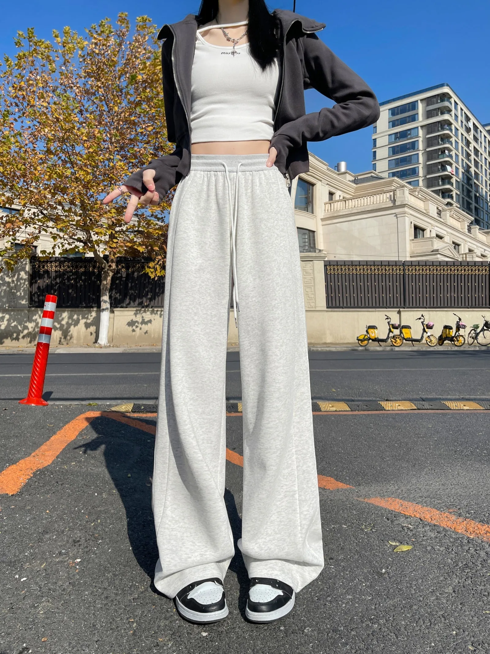 Stylish High-Waisted Elastic Waisted Sweatpants with Drawstring Waist