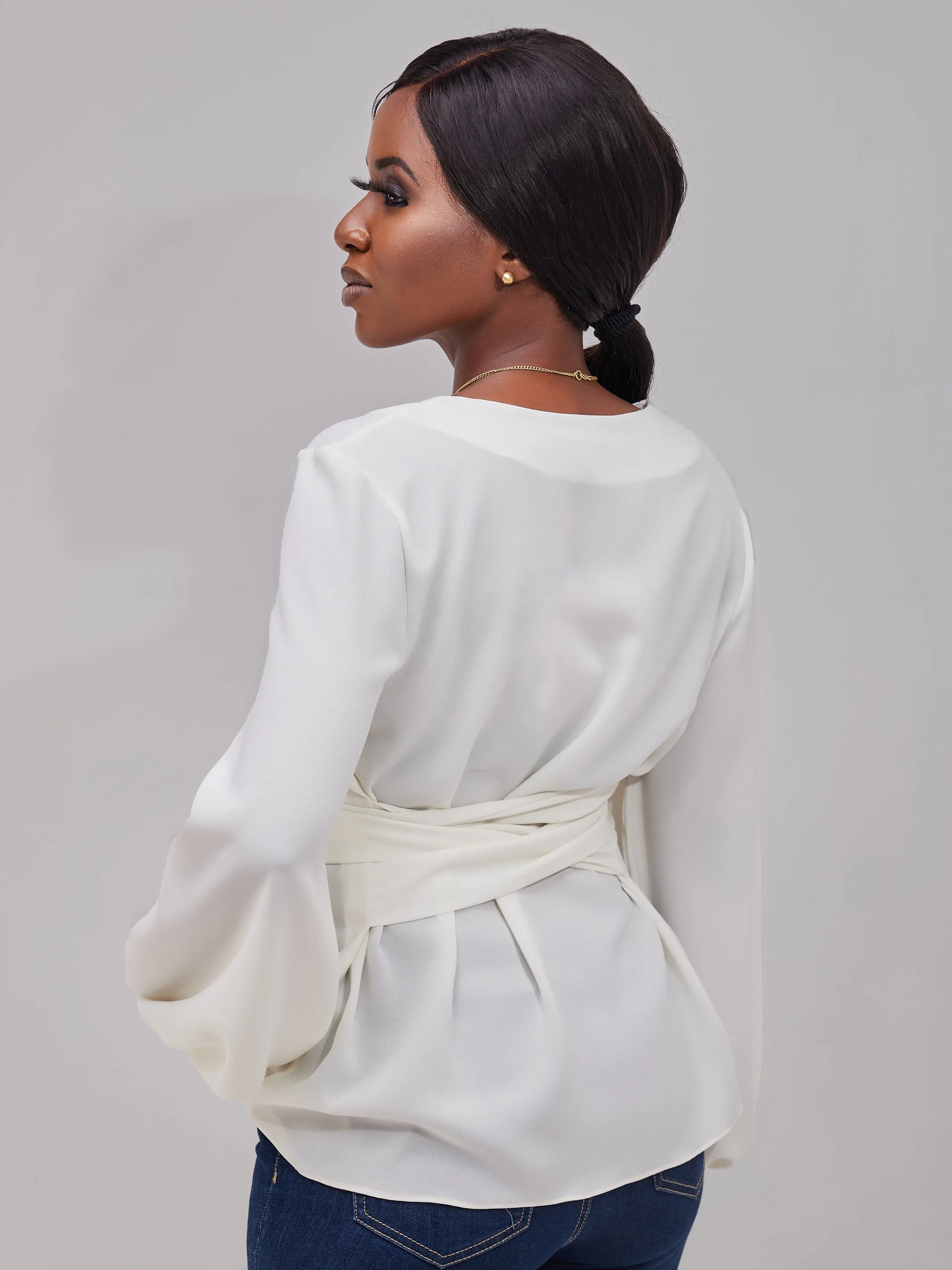 Vivo Basic Crepe Tie Top - Off White