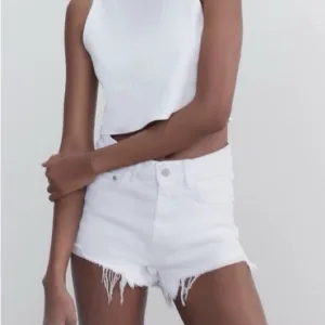 Zara nat white ripped distressed high waisted shorts pants